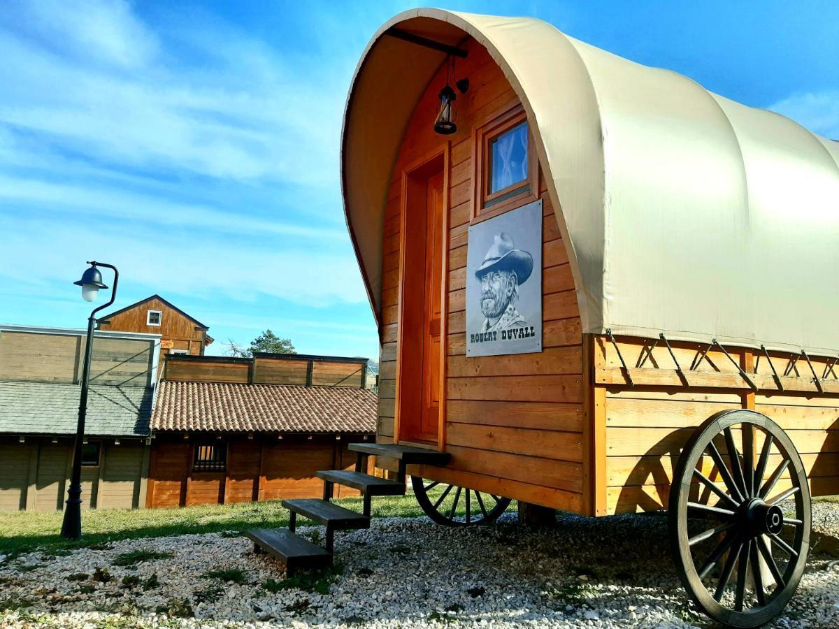 El Paso City, Zlatibor - Unique Wooden Cottages, Treehouse, Wild West Rooms, Accommodation 1-6 People Екстериор снимка