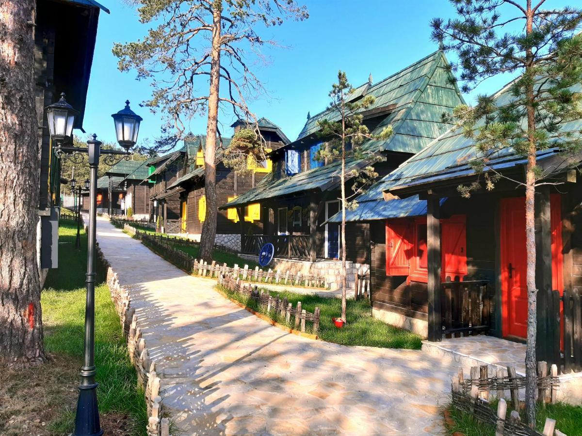 El Paso City, Zlatibor - Unique Wooden Cottages, Treehouse, Wild West Rooms, Accommodation 1-6 People Екстериор снимка