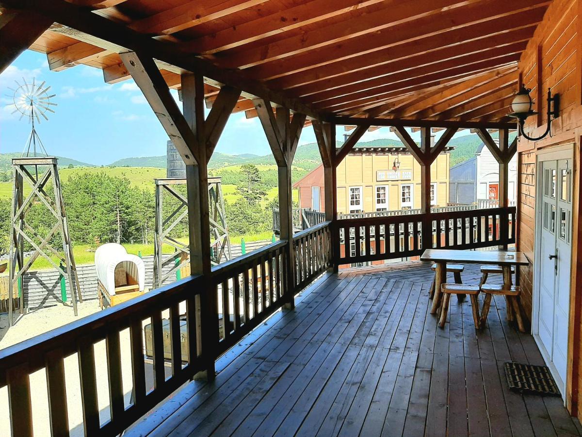 El Paso City, Zlatibor - Unique Wooden Cottages, Treehouse, Wild West Rooms, Accommodation 1-6 People Екстериор снимка