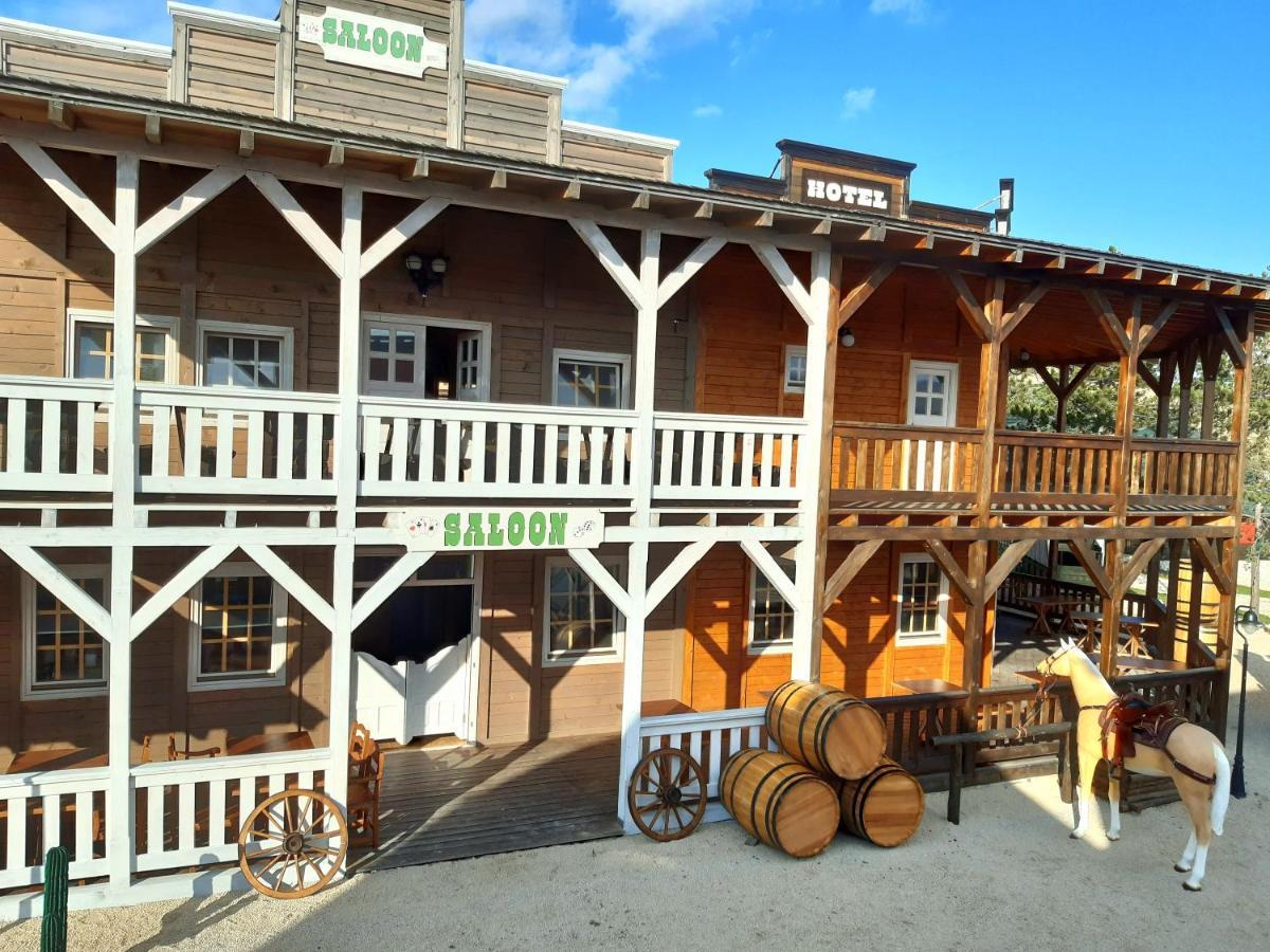 El Paso City, Zlatibor - Unique Wooden Cottages, Treehouse, Wild West Rooms, Accommodation 1-6 People Екстериор снимка