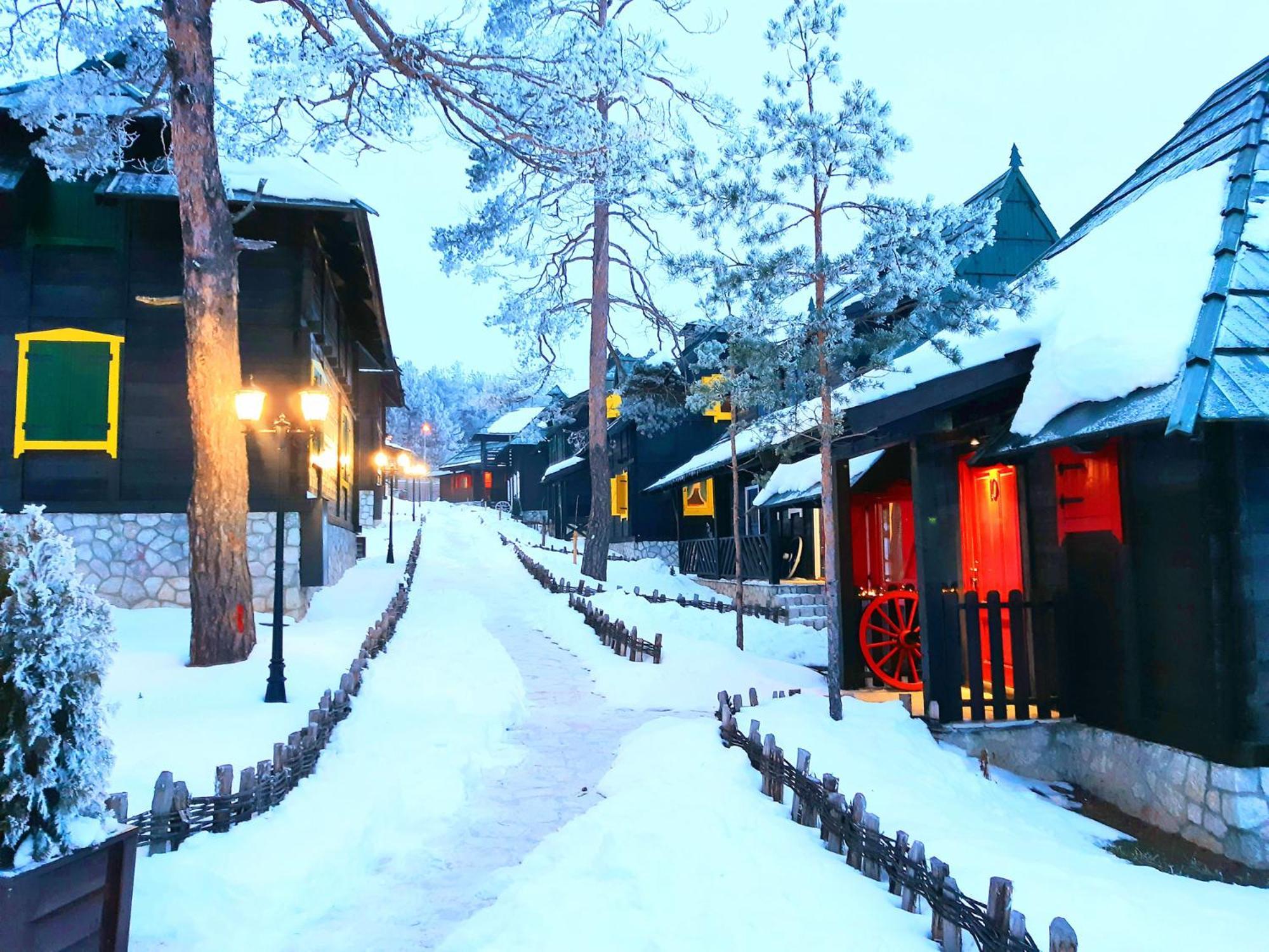 El Paso City, Zlatibor - Unique Wooden Cottages, Treehouse, Wild West Rooms, Accommodation 1-6 People Екстериор снимка