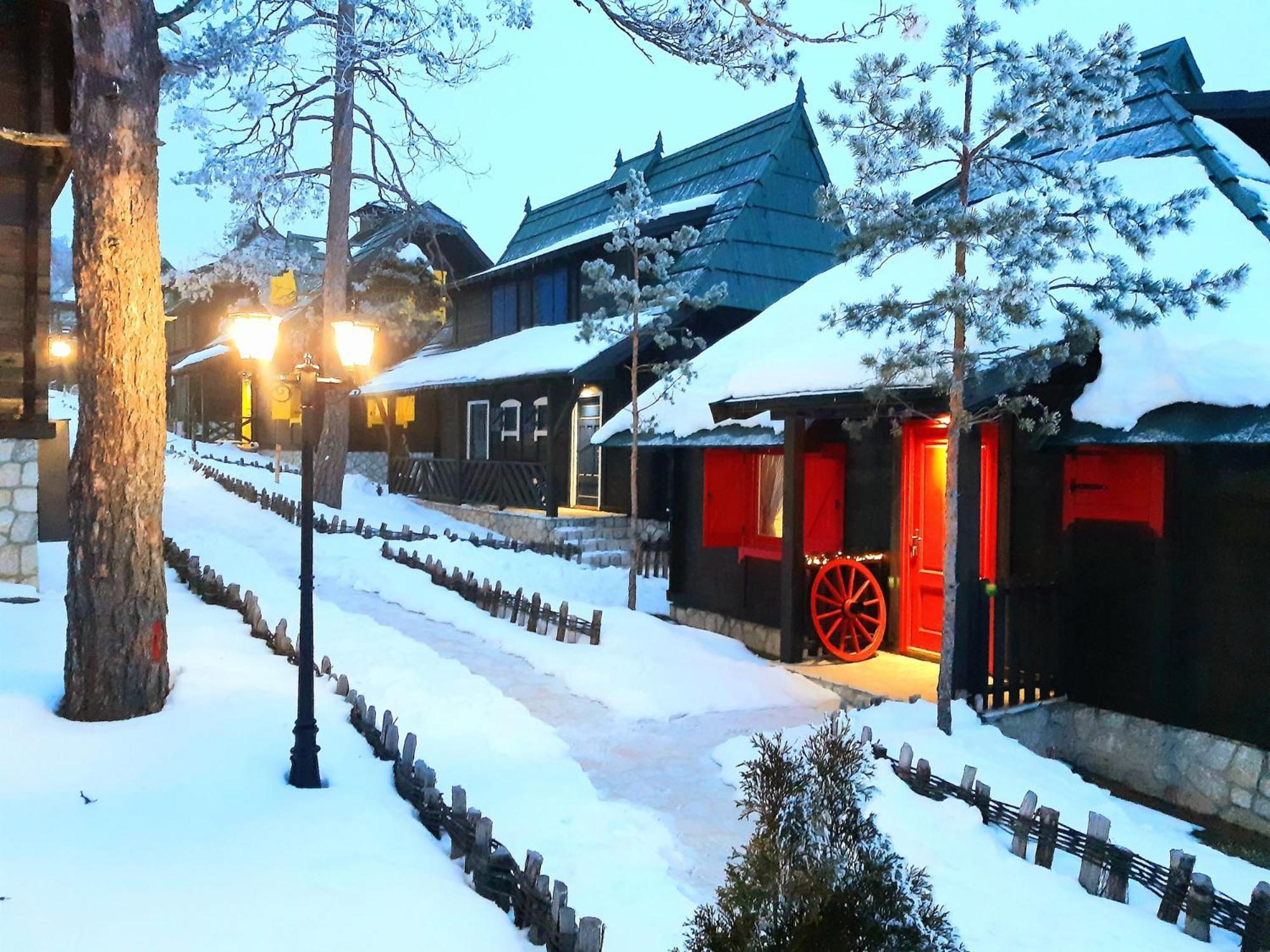 El Paso City, Zlatibor - Unique Wooden Cottages, Treehouse, Wild West Rooms, Accommodation 1-6 People Екстериор снимка