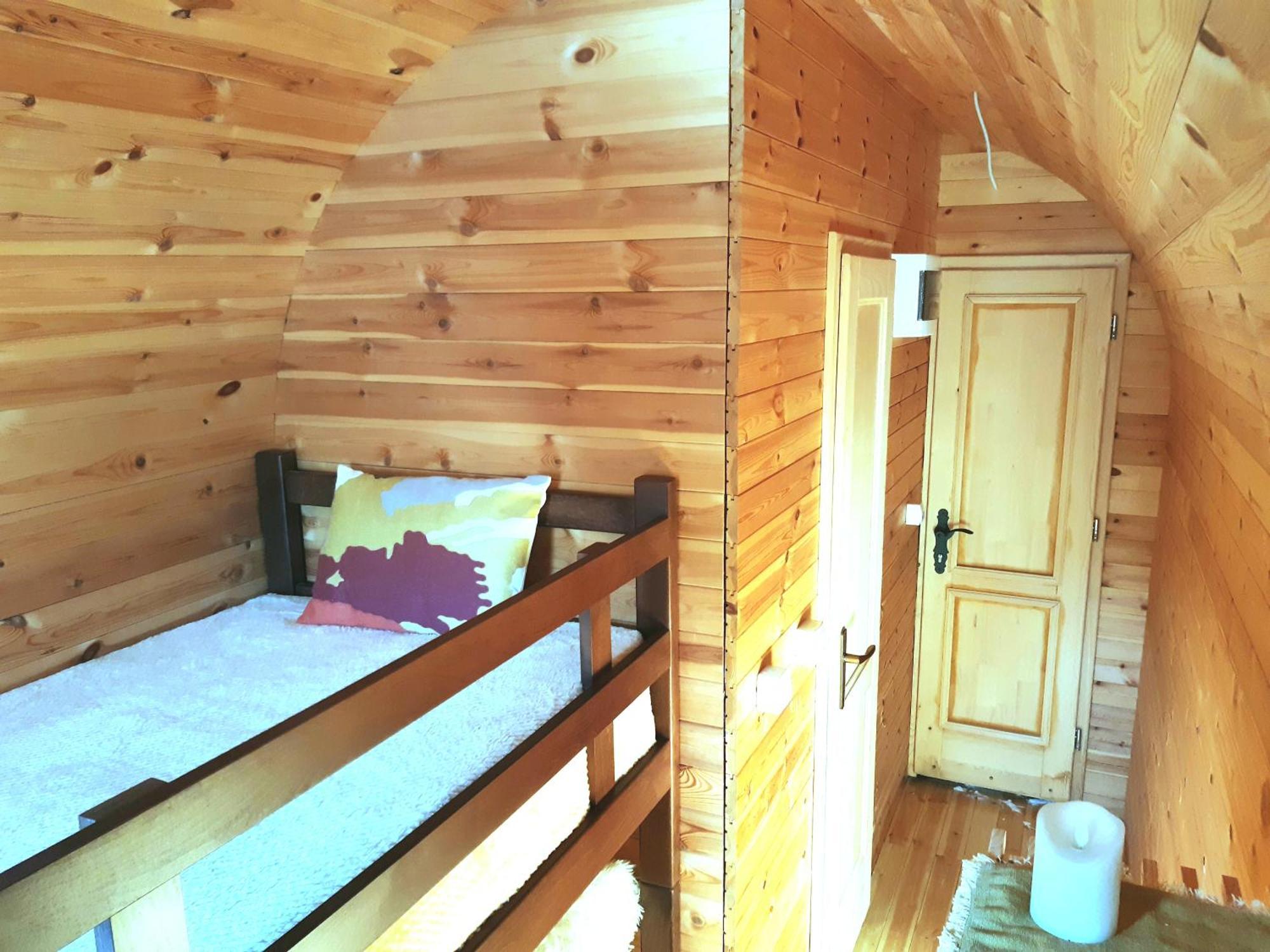 El Paso City, Zlatibor - Wooden Cottages Unique, Treehouse, Wild West Rooms, Accommodation 1-6 People Стая снимка