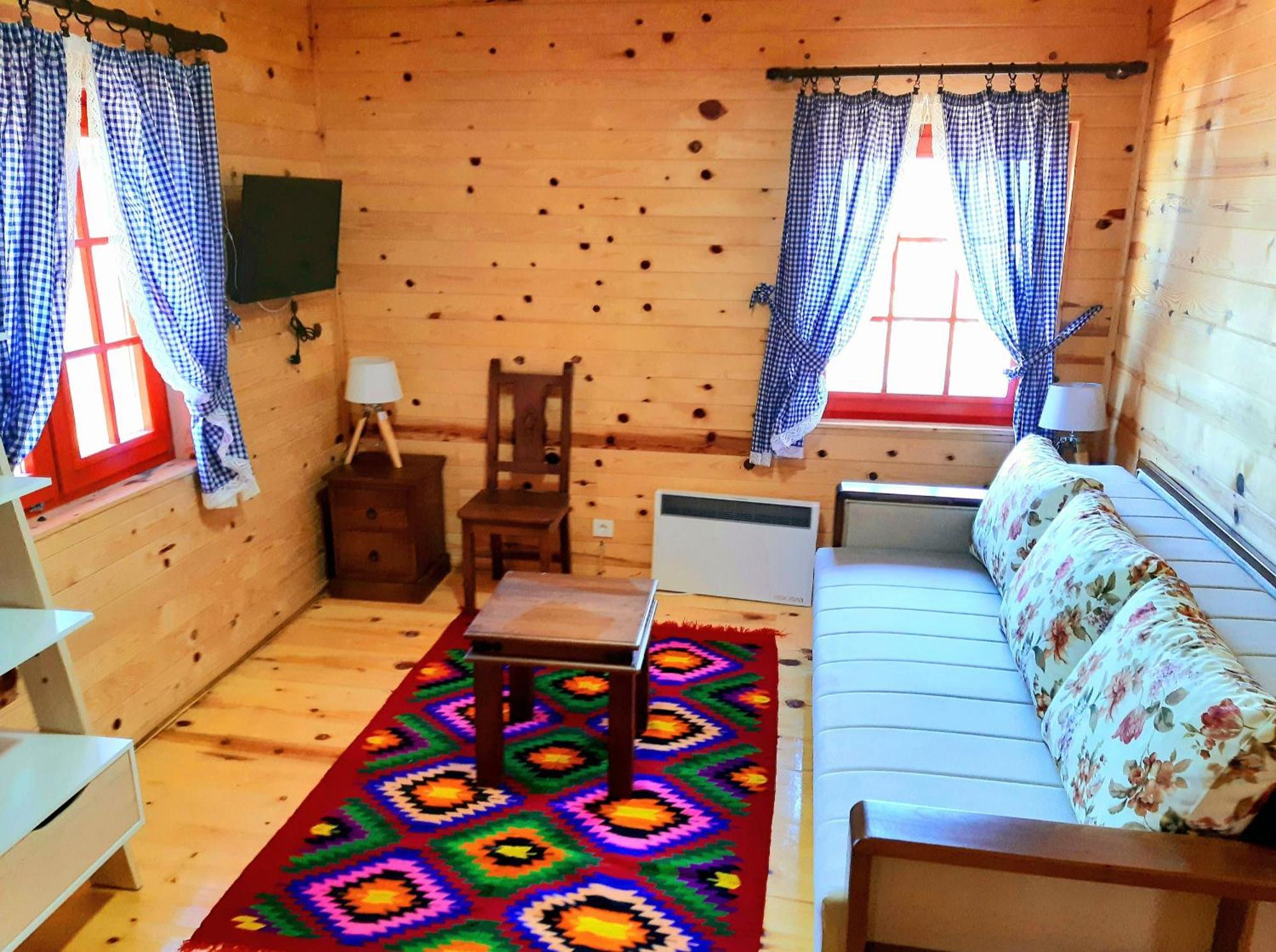 El Paso City, Zlatibor - Wooden Cottages Unique, Treehouse, Wild West Rooms, Accommodation 1-6 People Стая снимка